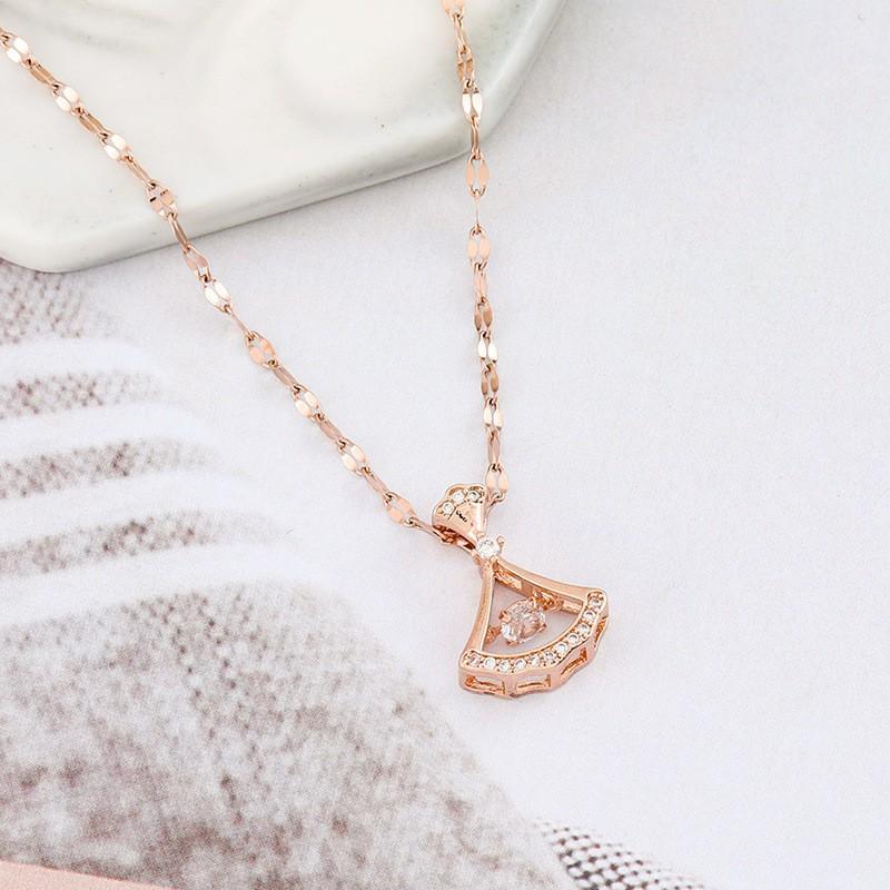 Non-Fading Luxury Maple Leaf Butterfly Clavicle Necklace