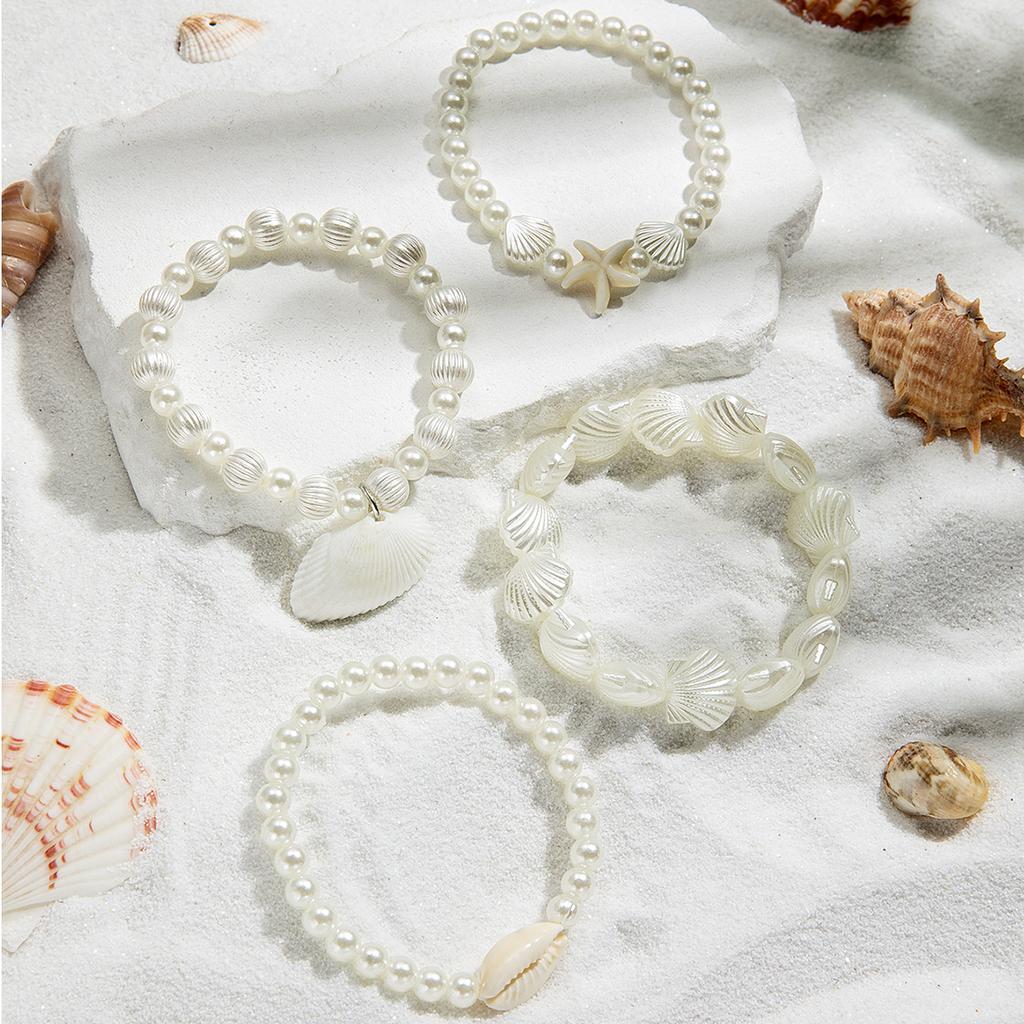 4-teiliges Bohemian-Stil Mehrstrang-Armband mit Muschel- und Perlenimitat, geeignet für den täglichen Gebrauch, Urlaubsgeschenke, Sommer