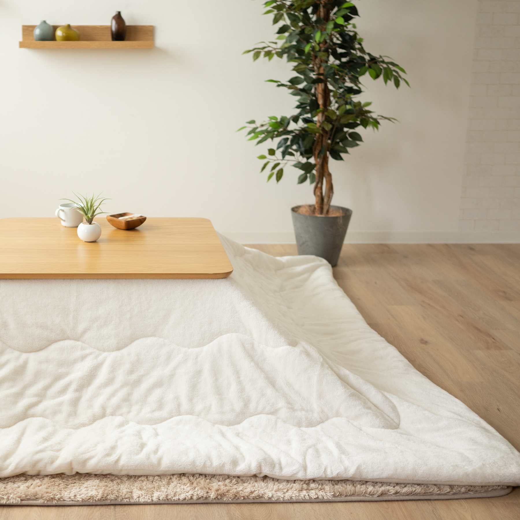 

EMOOR Heat Plus Котацу Футон, Большой, Прямоугольный, Слоновая кость, Стираемый, Влагопоглощающий, Теплогенерирующий, Ультратонкий ворс 8 мм