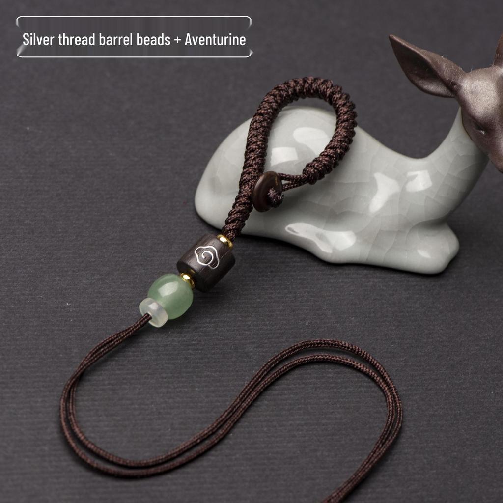 Handgeknüpfter Diamantknoten Auto-Schlüsselanhänger mit Messinganhänger und Jade-Akzent