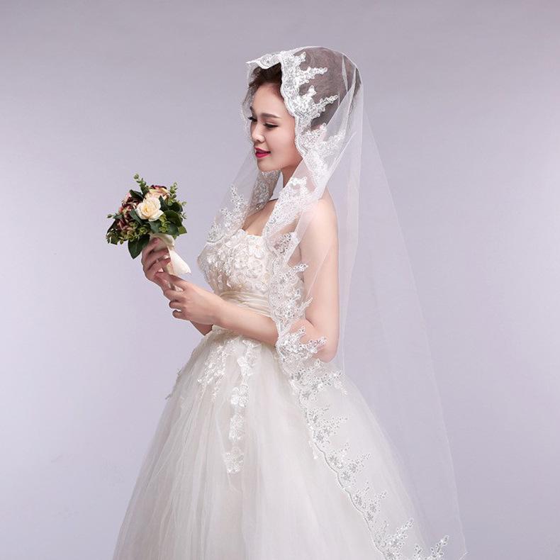 Exquisite Double Layer Bridal Veil with Sequins and Lace Edge for Wedding Photography