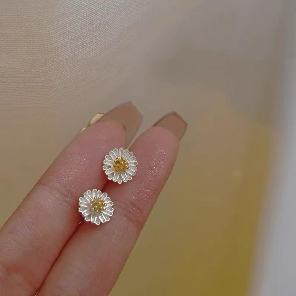 S925 Silver Stud Earrings Women's Ear Hole Earrings Niche Design Earbone Studs High-end Earrings