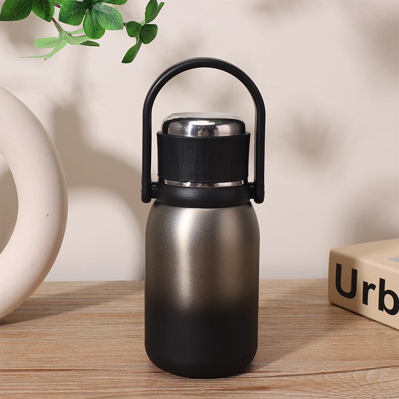 Stylish Large-Capacity Gradient 316 Stainless Steel Insulated Tea Cup, Portable and Convenient.