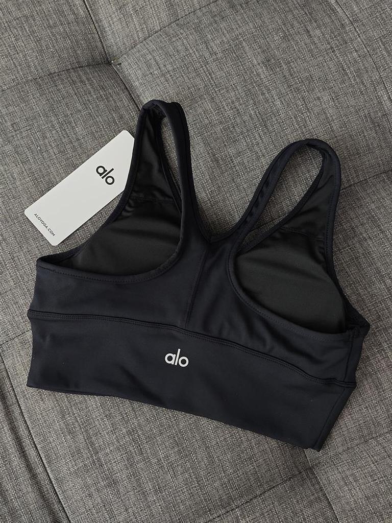 North America Alo Yoga High-Waisted Sweat-Absorbent Sports Bra Top