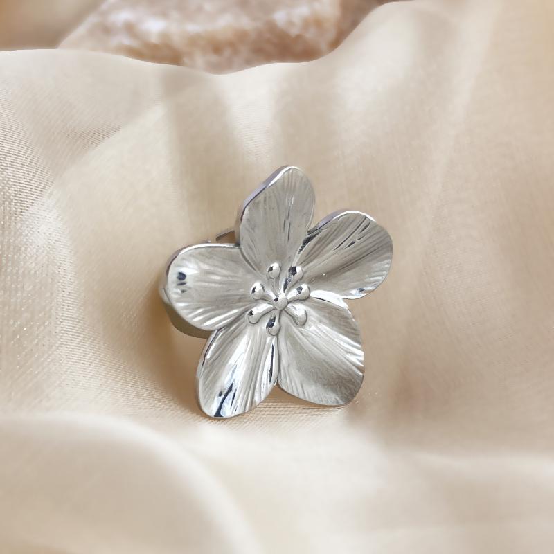 European Vintage Flower Ring: Women s High-End Retro Style Open Design