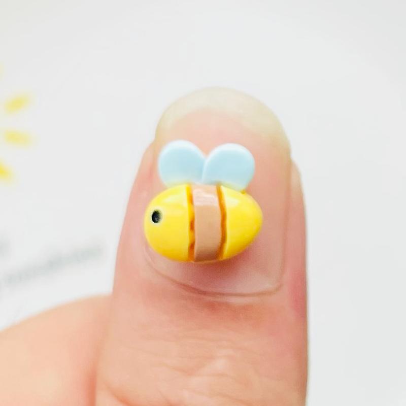 40 Pcs New Cute 11*11Mm Resin Mini Little Bee Flat Back Stone Figurines Diy Jewelry Wedding Scrapbook Manicure Accessories A129