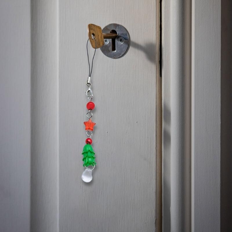 Christmas Tree Star Keychain Detachable Phone Lanyard for Fashion Individuals