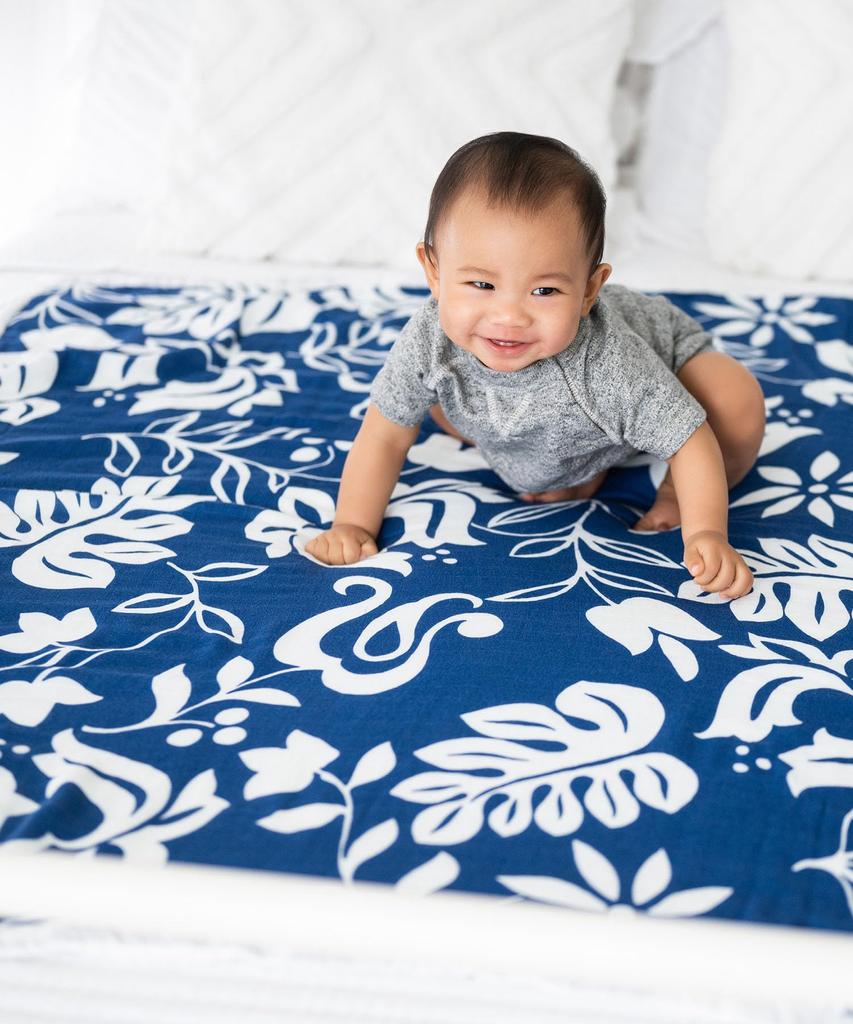 Coco Moon Plant Pattern Flower Aloha Vintage Hawaii Blanket 8 Layers of Swaddles Soft Like Silk To the Touch [Quilt Blanket/Vintage Pareo]