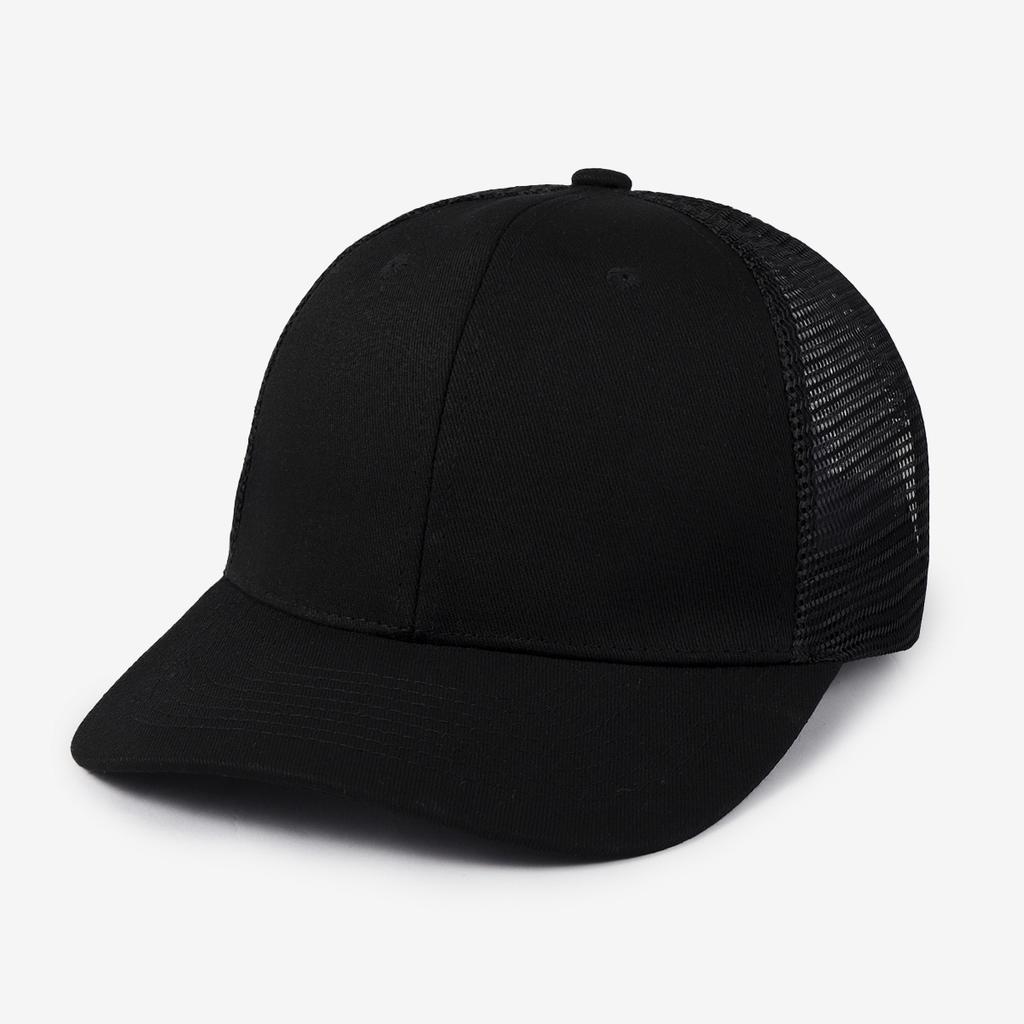Trendy multi-color mesh baseball cap for summer outdoor sun protection and breathability. A versatile hat for daily wear.