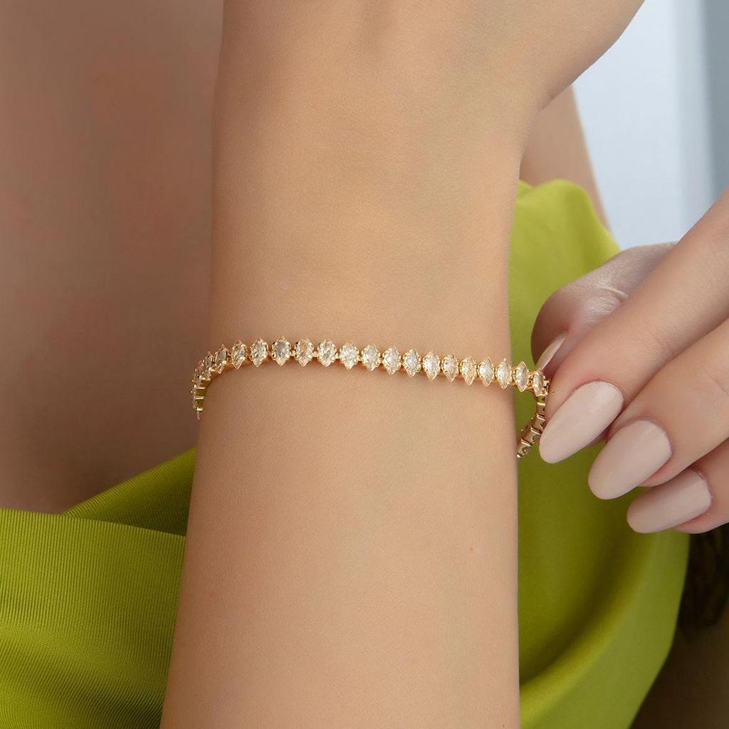 Women's Gold Color Zircon Stone Shuttle Model Waterway Steel Bracelet