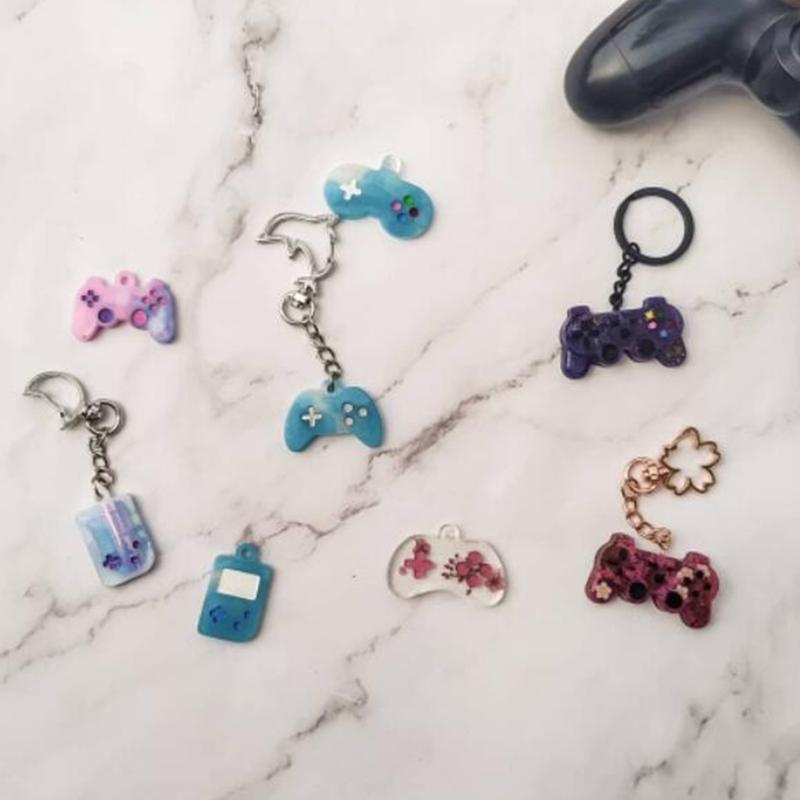Shiny Glossy Silicone Resin Molds Game Handle Keychain Mold DIY Keychain Pendant Jewelry Epoxy Resin Crafting Molds