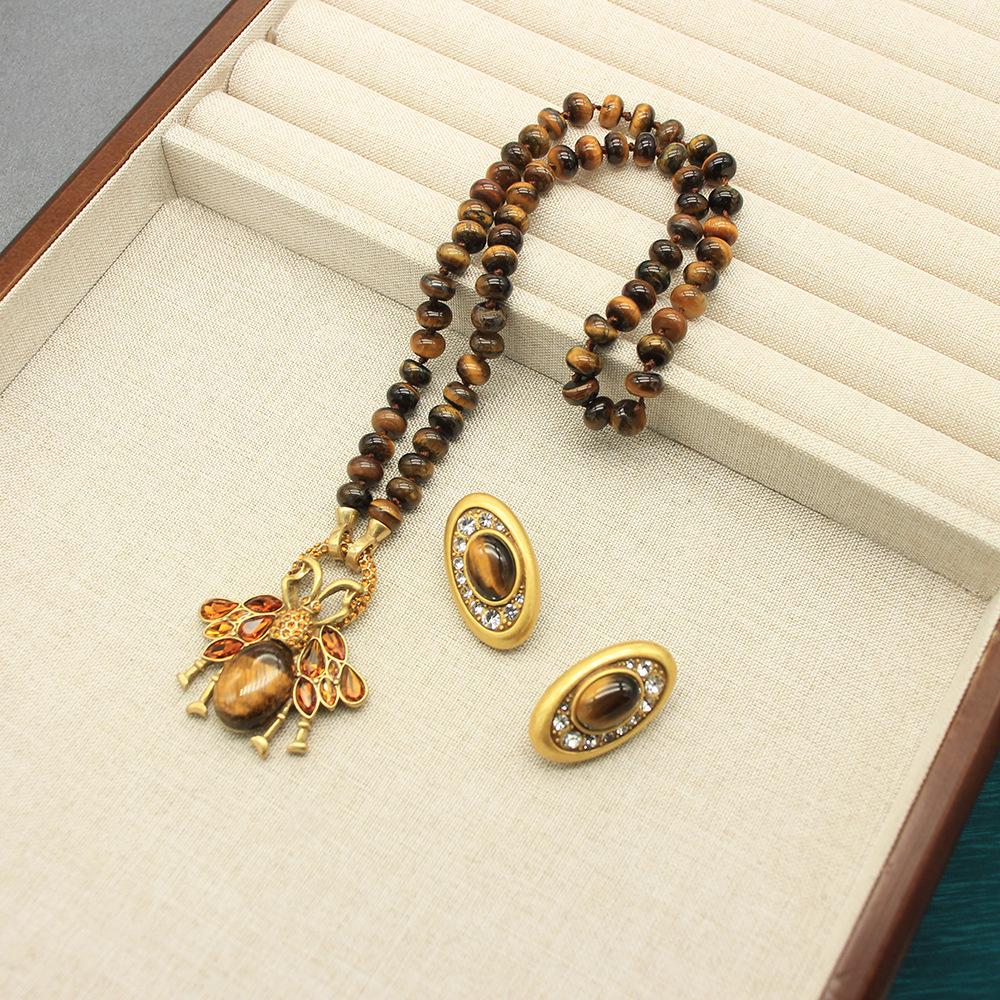 Colar Corrente de Suéter Vintage Destacável com Pedra Olho de Tigre Natural e Pingente de Abelha