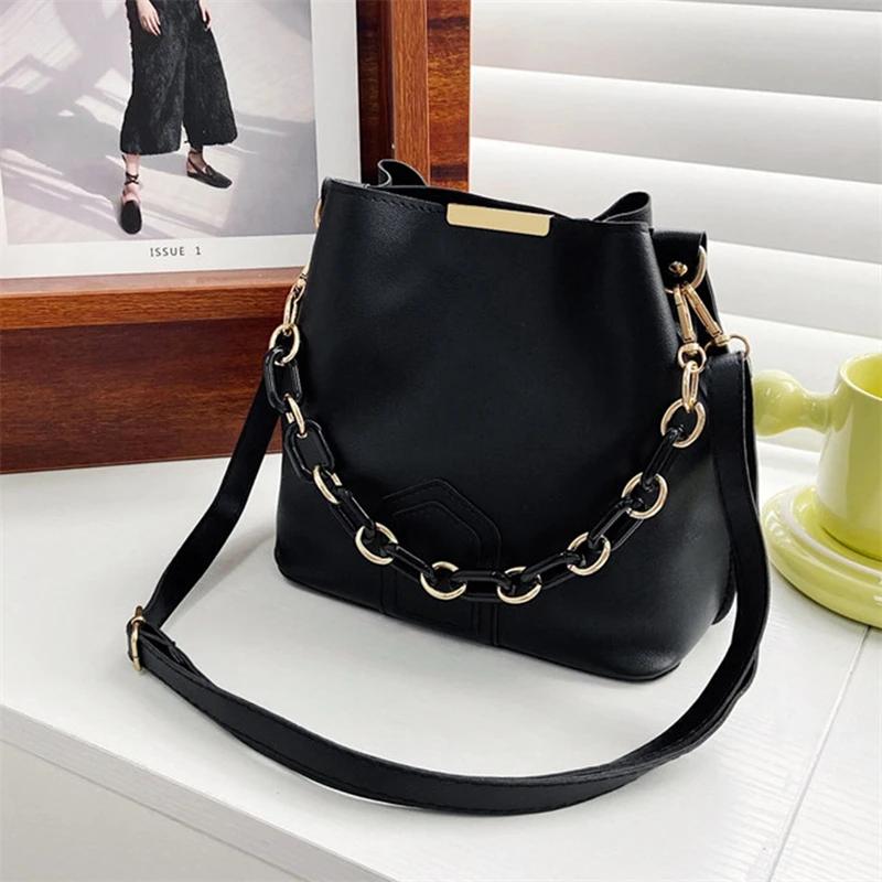 Feminine Shoulder Bag with Chain Strap  Feminine Crossbody Bags  Feminine Bucket Bag  Fashionable Bag