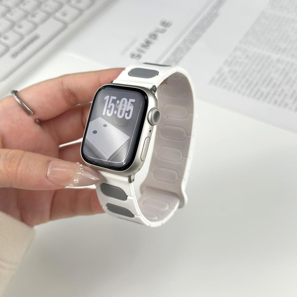 Oval Design Magnetic Strap for Apple Watch Series 11 10 42mm / 9 8 7 41mm / SE3 SE2 SE 6 5 4 40mm / 3 2 1 38mm Silicone Watch Band Dual Color