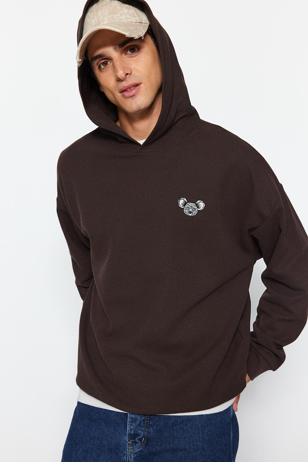 

Мужская коричневая толстовка большого размера и текстурированный свитшот с вышивкой животных...