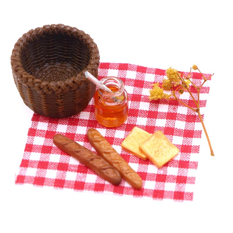 

1set 1/12 Dollhouse Simulation Bread Honey Picnic Basket Set Dollhouse Mini Food Decoration Dolls House Kitchen Accessories