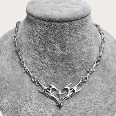 Gotický punkový náhrdelník so srdcom, Hip hopový prívesok s plameňom, Choker s tŕňmi, Výrazný náhrdelník