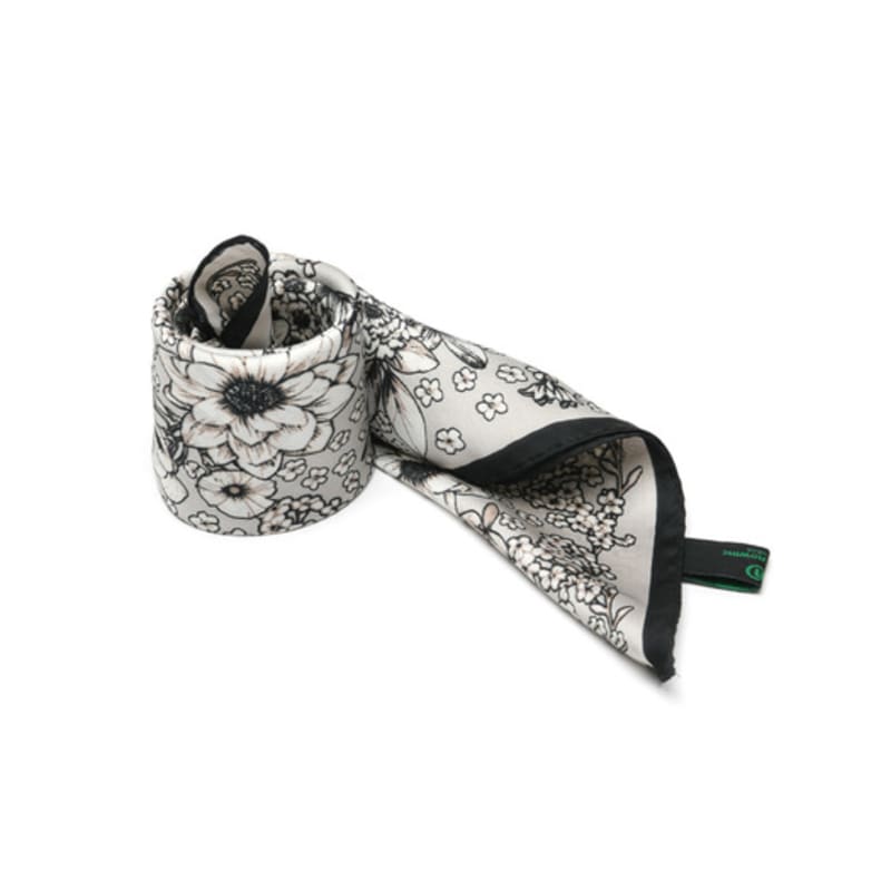 DOYOUKNOWMC ALL SEASON Kara Flower White Petite Scarf