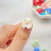 50 Stück Niedliche Mini Bunte Blumen Nail Art Harz Designer Anhänger DIY Bastelartikel für Nägel 3D Dekorationen Schmuck