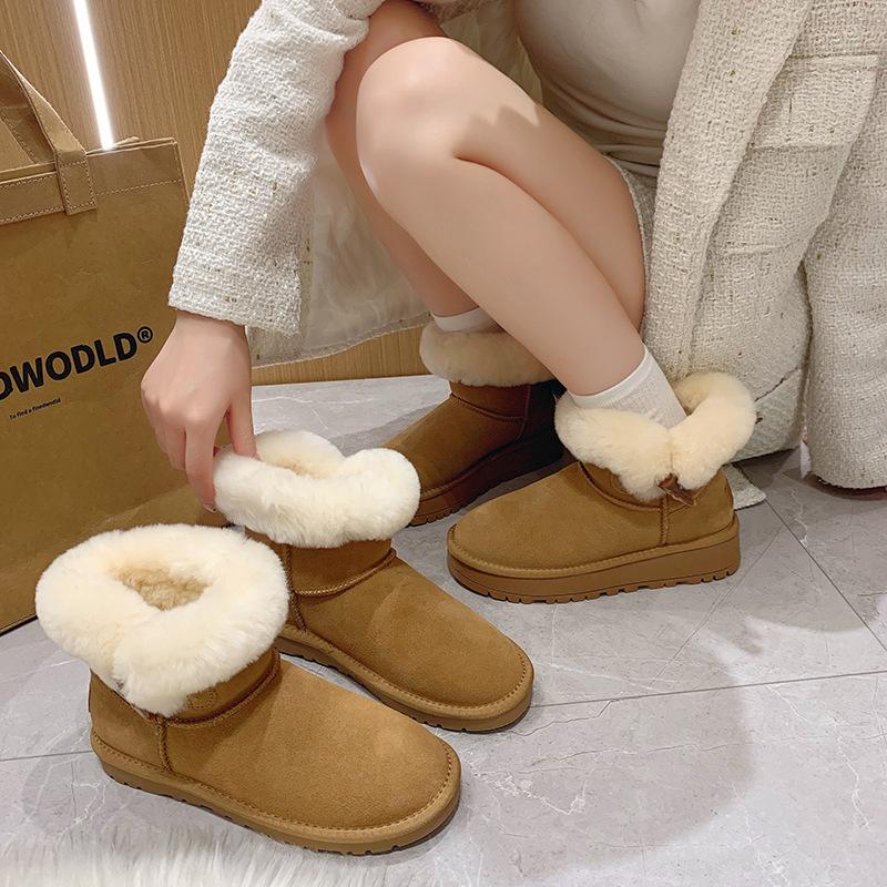 Corner buckle leather warm snow boots women's 2025 winter new matte real wool wool shoes velvet cotton shoes short boots