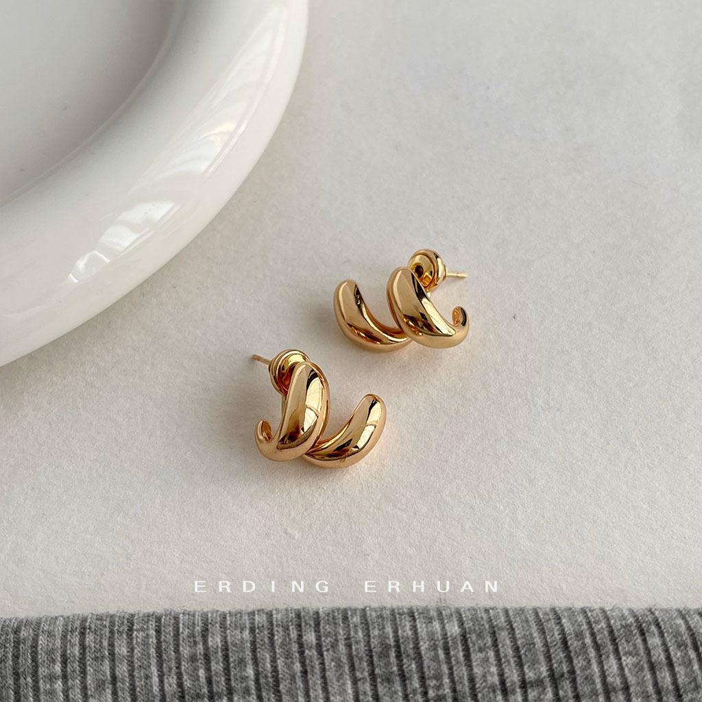 Light luxury minimalist model, one pair of silver needle-plated 14K stud earrings, temperament simple earrings, factory earrings.