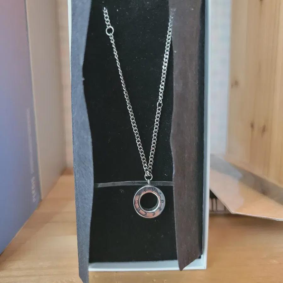 

Ожерелье в честь 6-й годовщины Seventeen