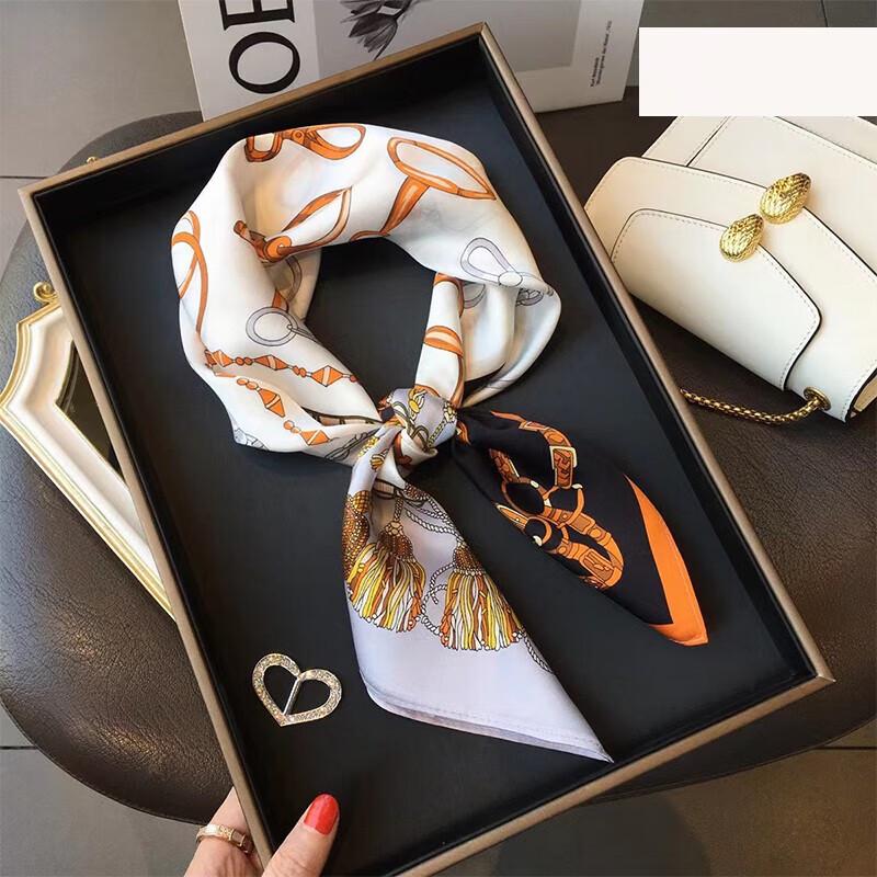 Siyutang Golden Age Faux Silk Scarf Gift Set
