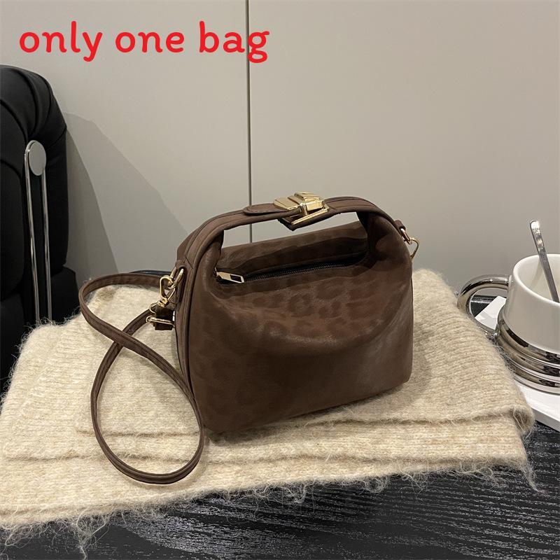 Fashionable Womens Crossbody Bucket Bag Made Of Pu For Casual Outings