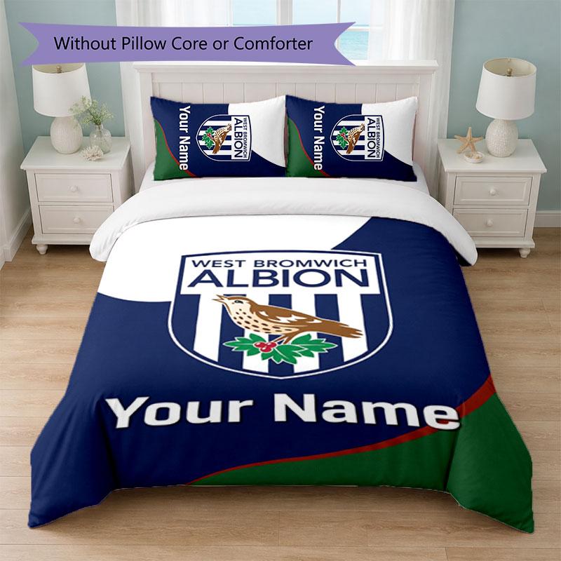Set Biancheria da Letto Personalizzato West Bromwich Albion FC con Nome Testo 1 Copripiumino + 2 Federe Logo Calcio Regalo Personalizzato per Occasioni Speciali Decorazione Camera da Letto