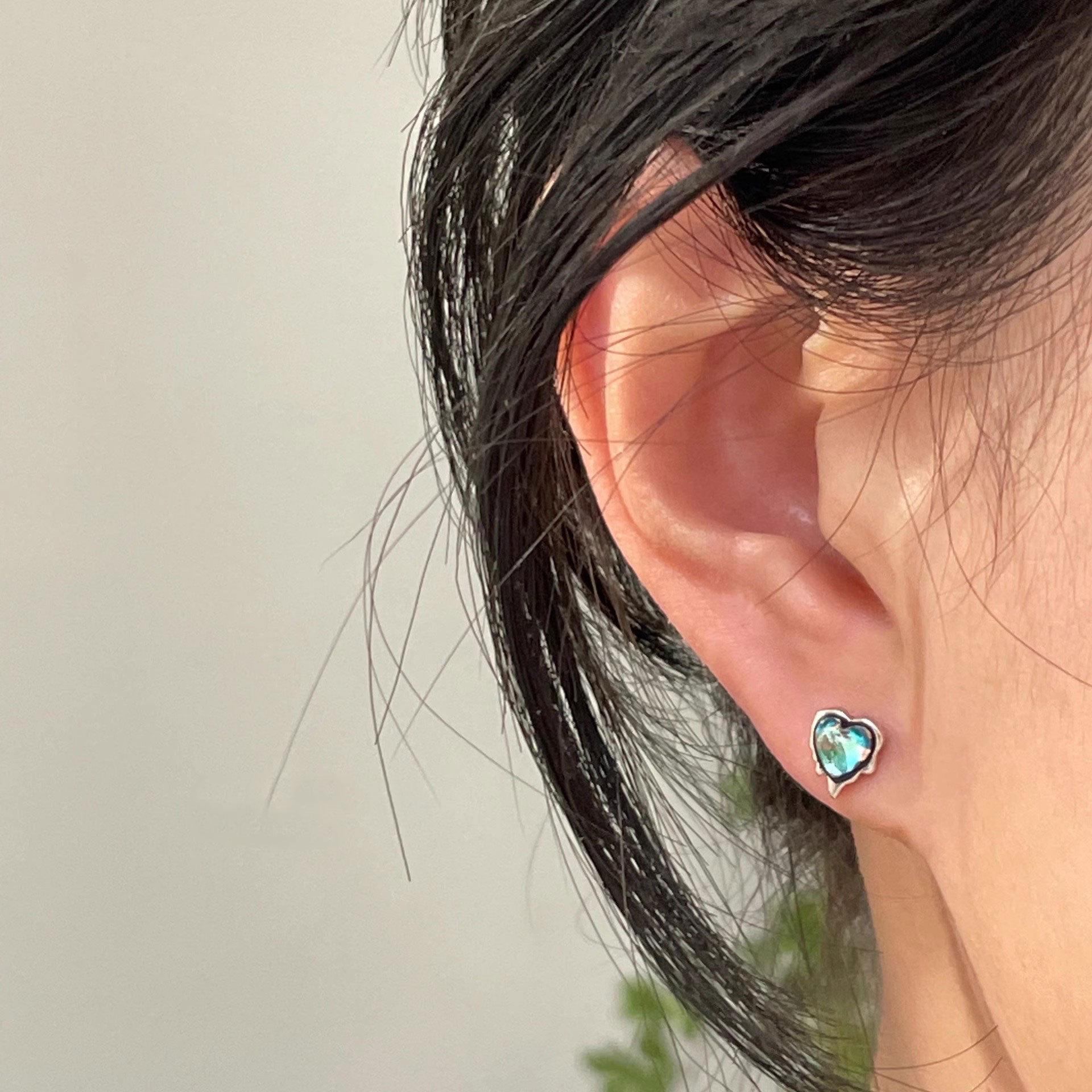 

Серьги Love в небольших свежих ретро-серьгах Niche Design Lava Love High-end Sense
