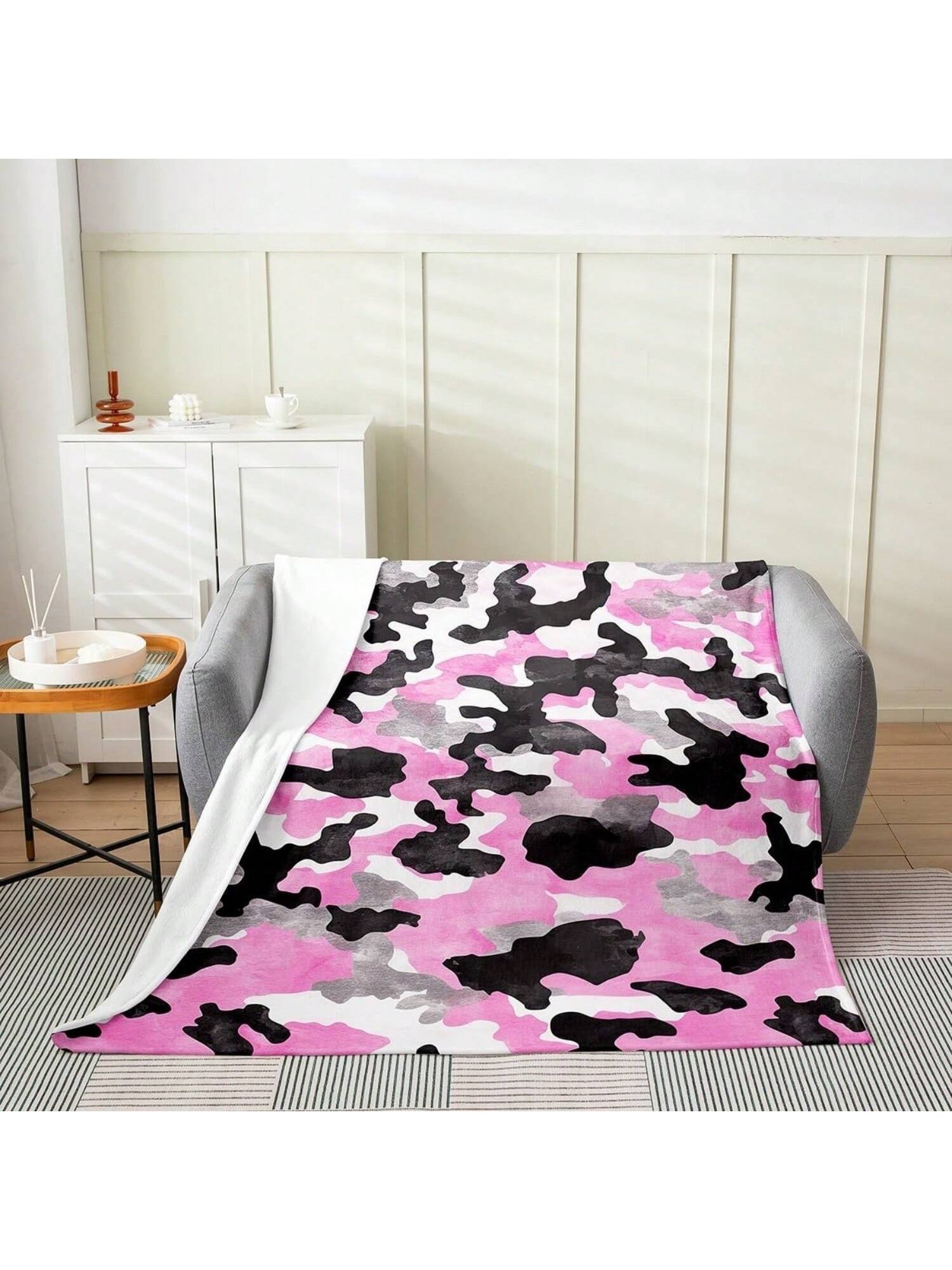 Erosebridal Pink Camoue Throw Blanket  30x40 Inch For Bedroom, Camo Fleece Blanket,Minimalist Bed Blanket,Colorful Abstract Flannel Blanket 75X95CM