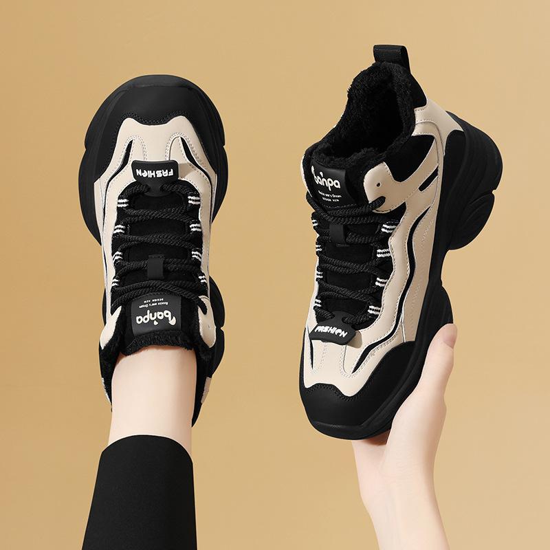 

Autumn and winter models heightened thickened leather sneakers women s soft soles versatile new black 35