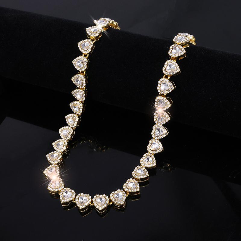 Luxurious And Exquisite Heart-shaped Diamond-set Stainless Steel Necklace For Everyday Matching Fashionable Zircon