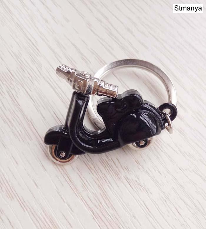 New Motorcycle Key Chain Charm Metal Keychain Men Women Car Key Ring 4 Color Key Holder Best Gift Jewelry