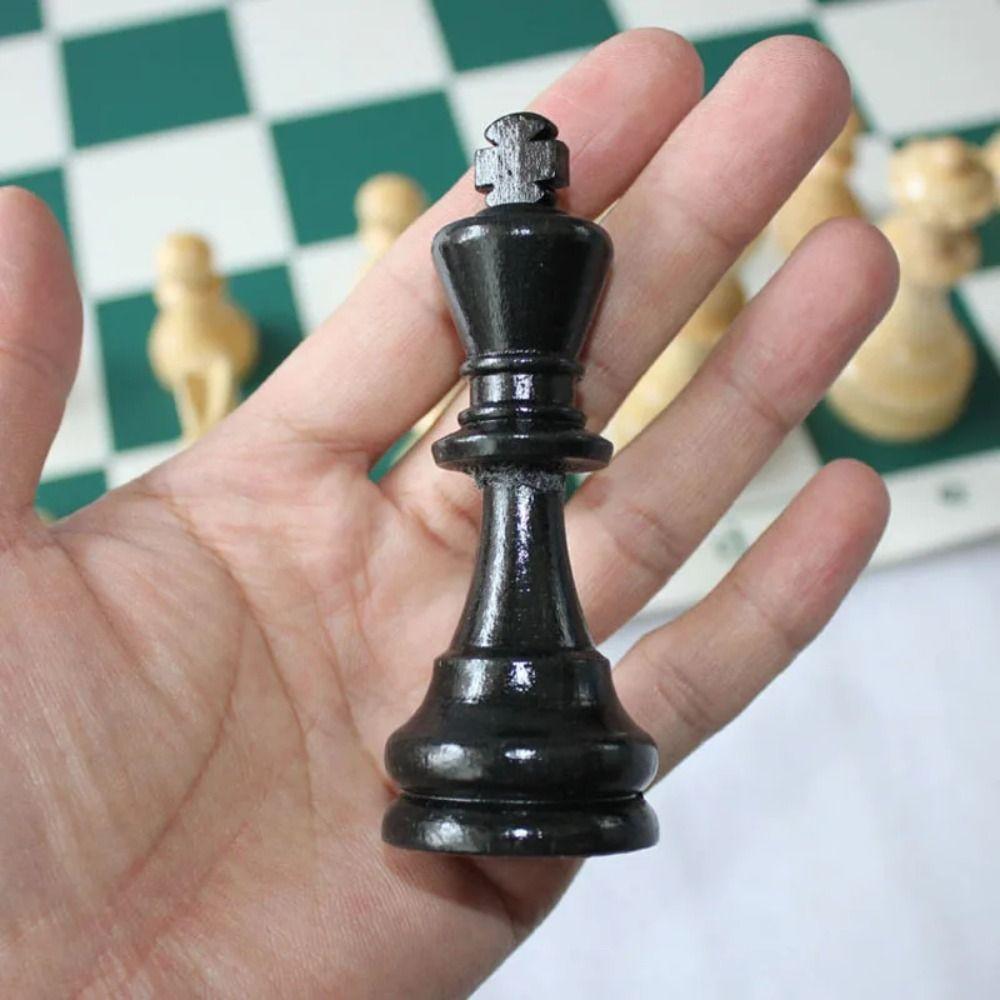 32PCS Delicate Black White Chess International Chess Game Word Chess Set  Standard Tournamen