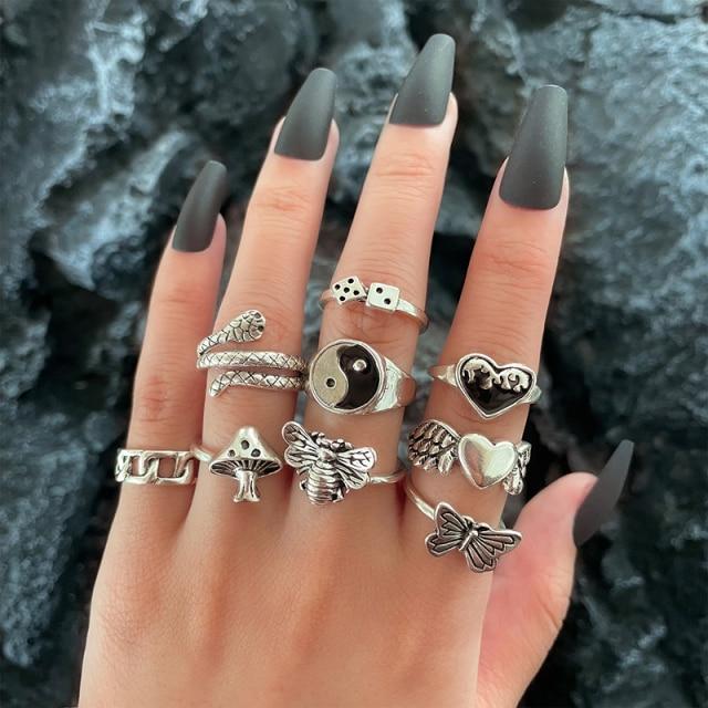 Retro For Women Punk Butterfly Heart Rings Set Retro Gothic Ancient Color Color Dice Angel Wings Charms Finger Rings JewelryVintage Rings