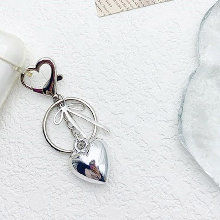 Fashionable Heart Bowknot Hanging Charm Unique Keychain Alloy Keyring Fashion Accessory for Women's Bags and Key Holder