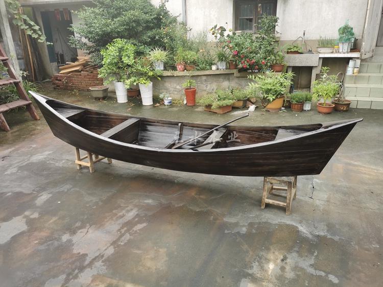 European Wooden Boat Model: Decorative Flower Boat Ornament for Landscaping and Water Tourism.