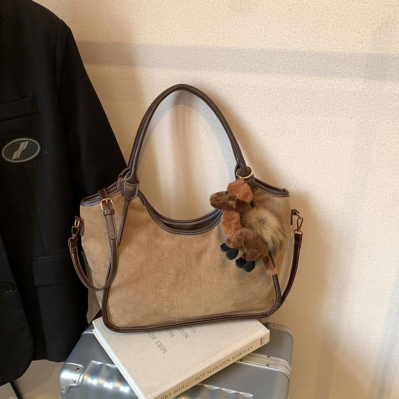 

Осень и зима новая модная сумка-тоут повседневная личность простая сумка 2025 трендовая женская на плечо сумка-мессенджер Without pendant хаки