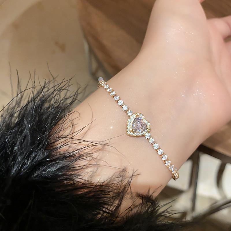 European Style Ladies Heart Pendant Bracelet With Cubic Zirconia For Gift And Office Wear