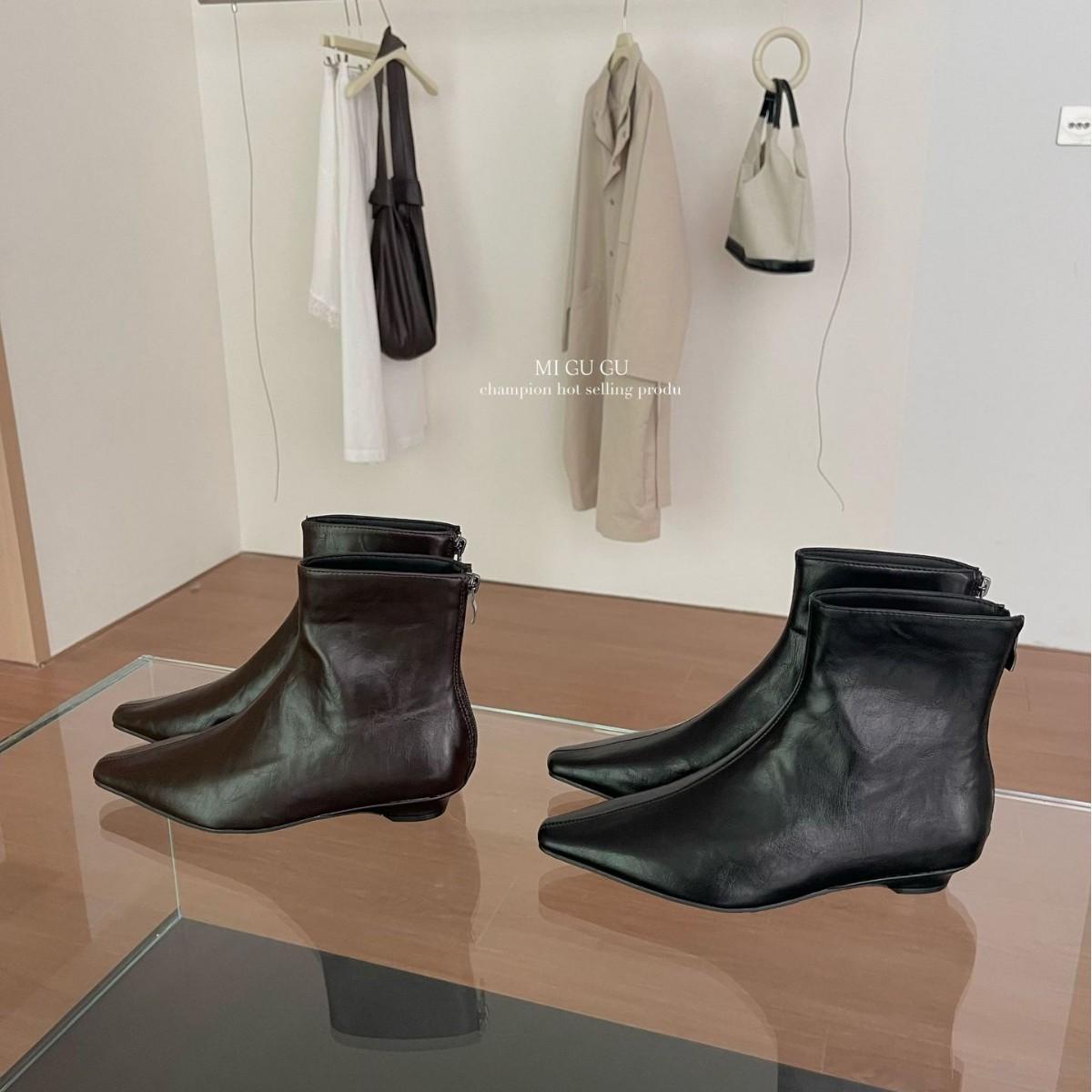 

2025 autumn and winter new small pointed rear zipper fashion versatile fashion low tube Martin women s short boots 39 коричневый