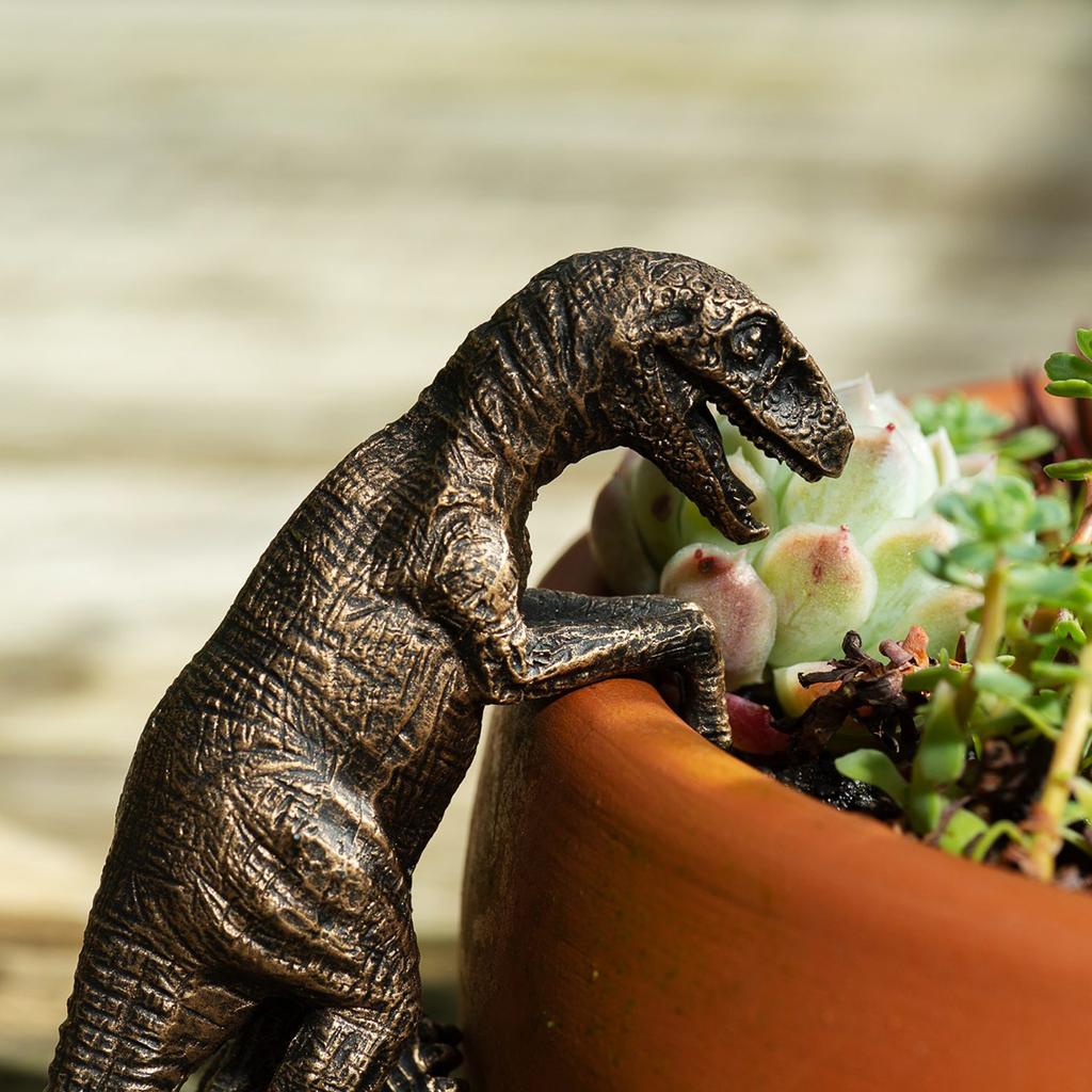 1Pc Resin Climbing Dinosaur Pendant, Flower Pot, Vase Resin Decoration, Decoration, Halloween Animal Theme Garden Decoration