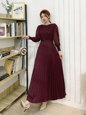 Elegantes langes Faltenkleid mit hohem Bund, Rundhalsausschnitt und tailliertem Taillenbereich für Frühling und Herbst