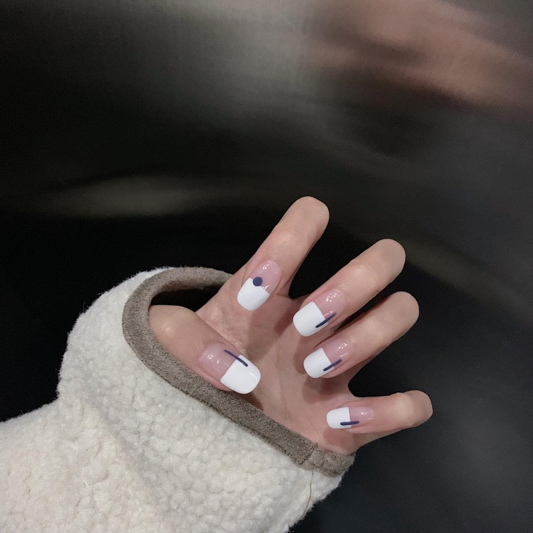 

French Blue & White Dotted Press-On Nails - Detachable Manicure Set