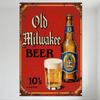 Semn Metalic Vechi Old Milwaukee Beer Cutie de Metal Roșu Rustic cu Margine Aurie, Sticlă de Bere și Ilustrație Etichetă cu Gnom - Bar Acasă Bărbat Ca