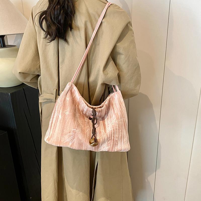 Trendy New Style Tote Bag For Women Spacious Summer Shoulder Bag In Multiple Colors