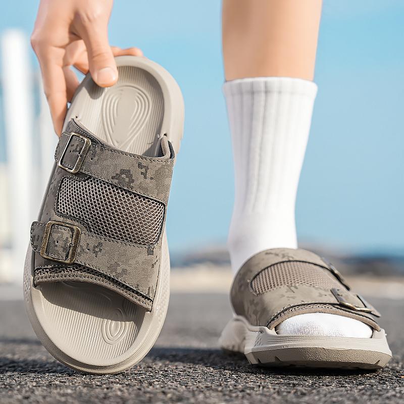 Fashion Summer New men's slippers Comfortable and trendy design styles Outdoor leisure street walking Daily beach Breathable shoes