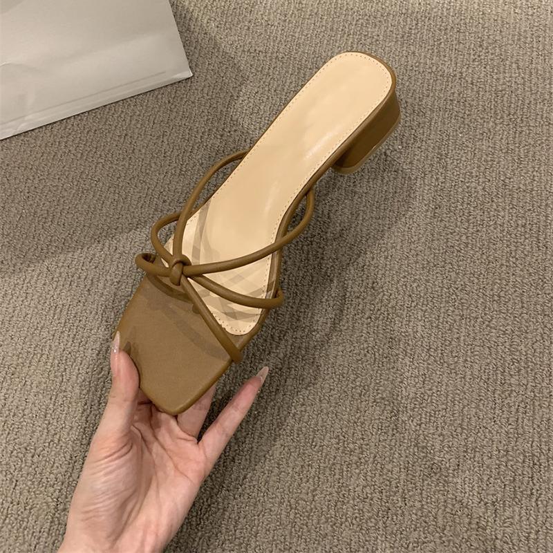 2024 New Open Toe Women Slippers Fashion Narrow Band Slides Ladies Outdoor Low Heel Sandal Summer Women's Shoes