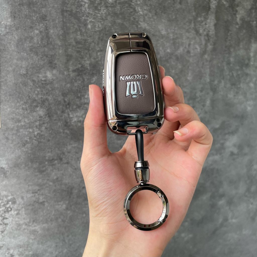 Suitable for all S3 models, including the Crown Land Cruiser key case 2023, the 2018/15, and the 14th generation car buckle JH3