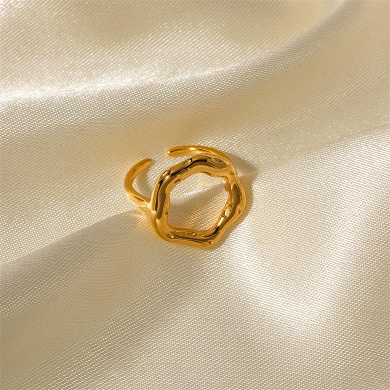 Fashion Vintage Unique Circle Motif Ring Melted Texture Detail For Women Gold Color Texture Temperament Jewelry Gift Wholesale